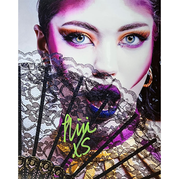 Nixi XS 8x10 Promo - Autographed